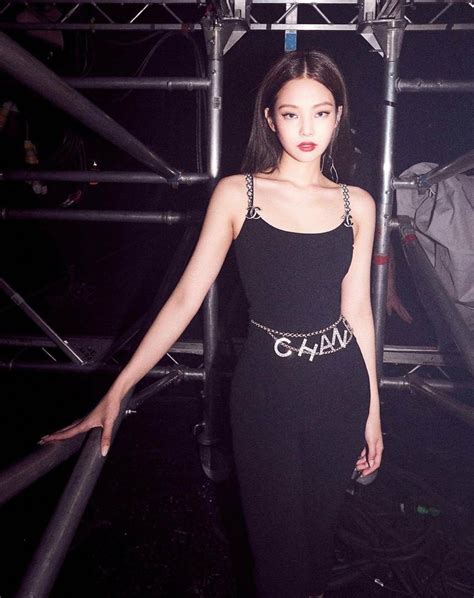 jennie wearing chanel.